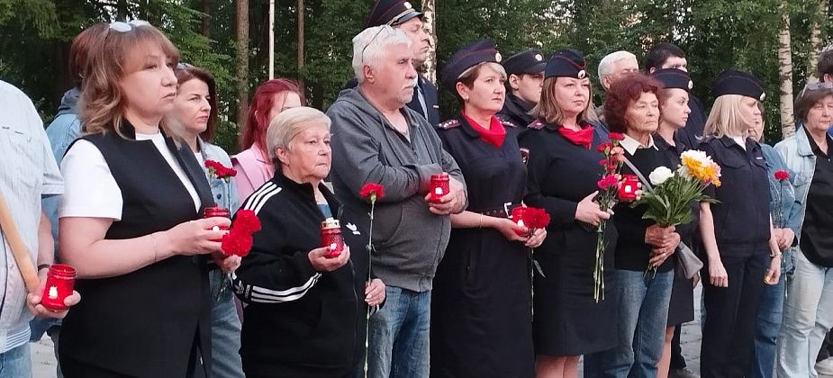Полиция Серова приняла участие в акции «Свеча памяти»