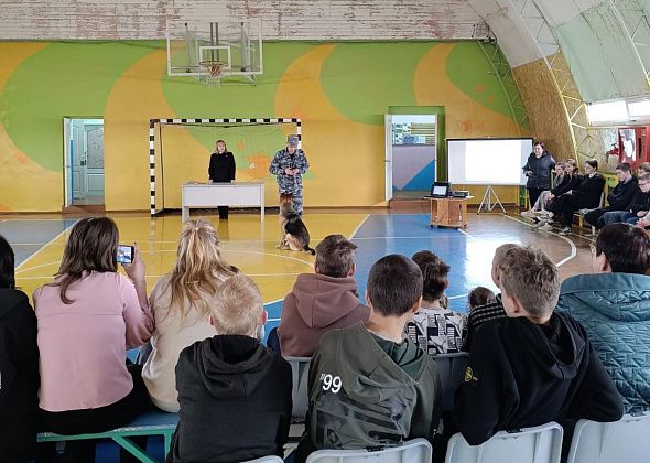 Полиция Серова посетила школу села Андриановичи