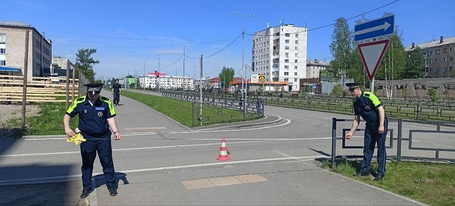В центре Серова девушка на электросамокате наехала на пешехода, который шел по тротуару