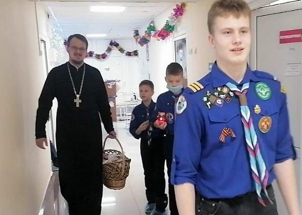 «Люди встречали нас очень радушно». Пациентам Серовской горбольницы в Рождество раздали пряники