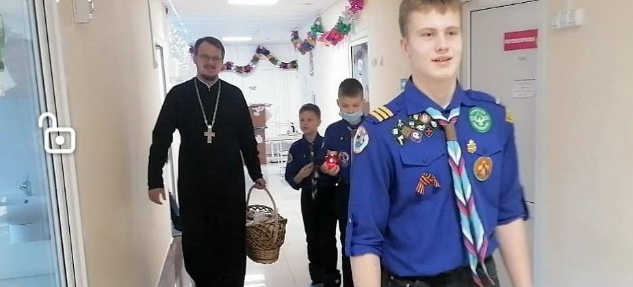 «Люди встречали нас очень радушно». Пациентам Серовской горбольницы в Рождество раздали пряники