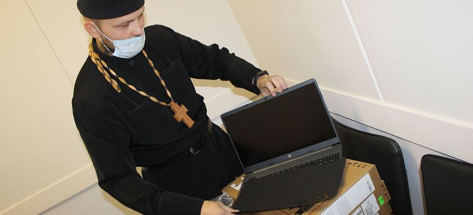 "Благодарность не только в словах, но и в делах". Серовская епархия помогла медколледжу техникой 