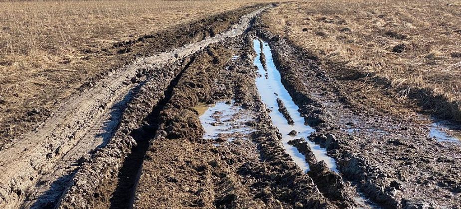 У жителей поселка Урай, что под Серовом, снова проблемы с дорогой