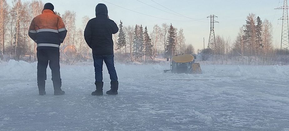В Серове при подготовке крещенской купели "затонул" трактор