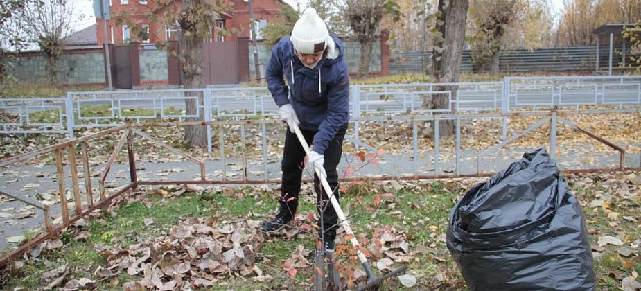 Серовские депутаты вышли на субботник