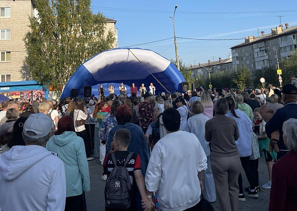 “Под его песни прошла целая эпоха”. В Серове почтили память певца Юрия Шатунова