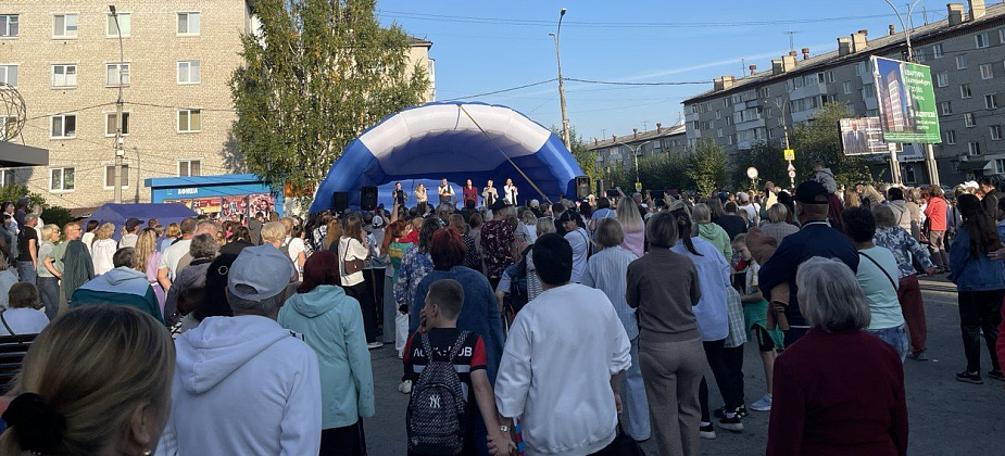 “Под его песни прошла целая эпоха”. В Серове почтили память певца Юрия Шатунова