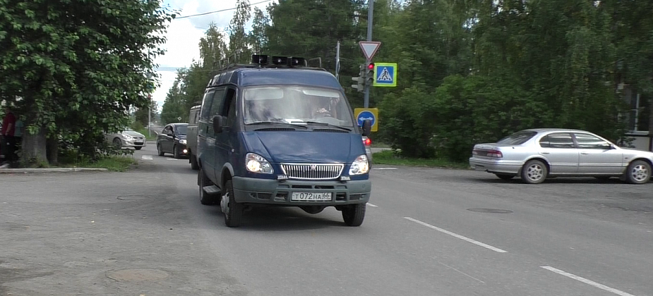 Полиция предупреждает серовчан об угрозе телефонного мошенничества через громкоговорители на машине