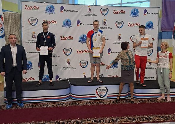 Пять золотых медалей привезли серовчане с чемпионата и первенства России по плаванию среди ЛИН