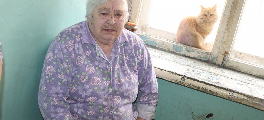 “Если бы не Надежда, то так бы и подохли”. Серовчане жалуются, что не могут получить в срок рецепты на льготные лекарства