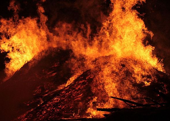 В Серове на площади 80 квадратных метров горел горбыль