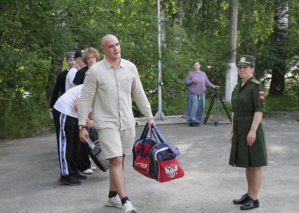 Из Серова на срочную службу в армию проводили 7 призывников