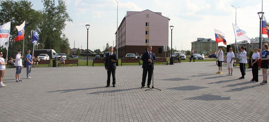 “Было все запущено, а стало приятно”. В Серове открыли “космический” сквер на улице Циолковского
