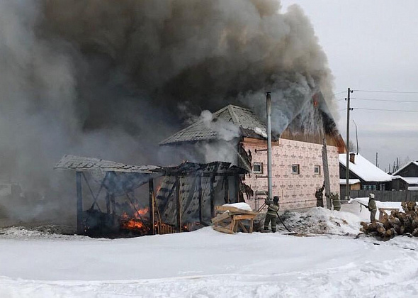 В серовском поселке Красноярка горел «Хороший» магазин