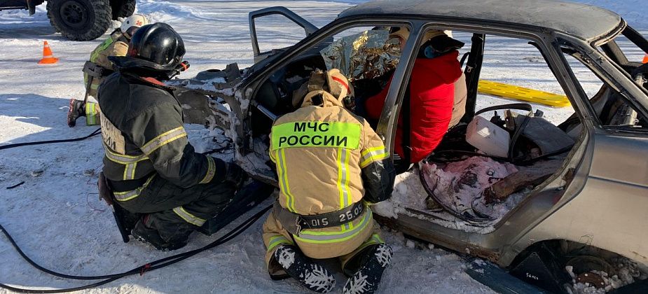 Команда серовской пожарной части стала лучшей в конкурсе по проведению аварийно-спасательных работ