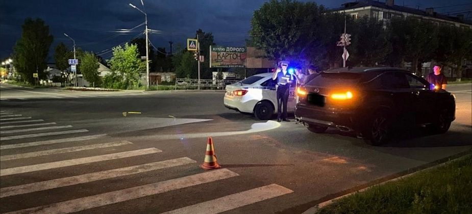В Серове иномарка сбила пешехода на “зебре”. Мужчина госпитализирован