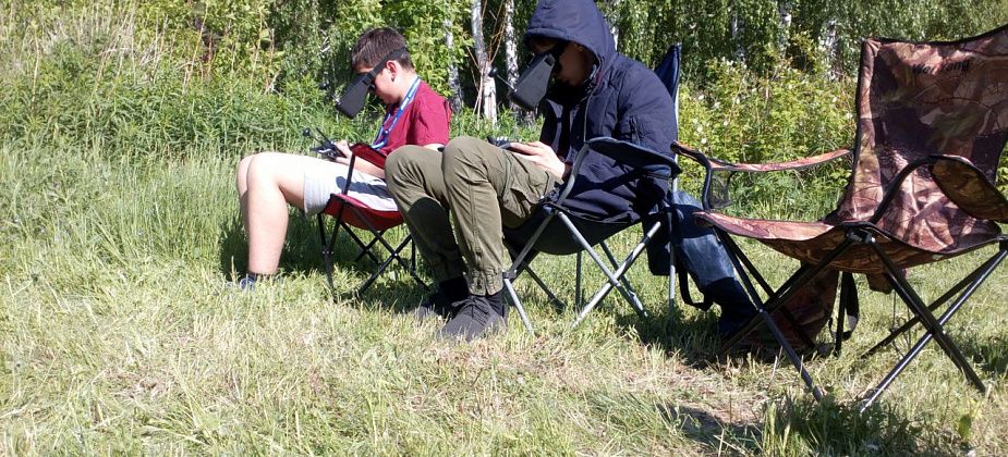 Юные серовчане приняли участие в областных соревнованиях по дронрейсингу 