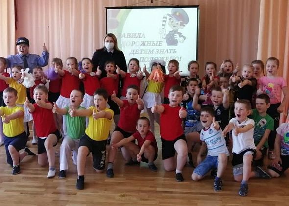 В Серове детсадовцы сыграли в брейн-ринг "Правила дорожные детям знать положено"