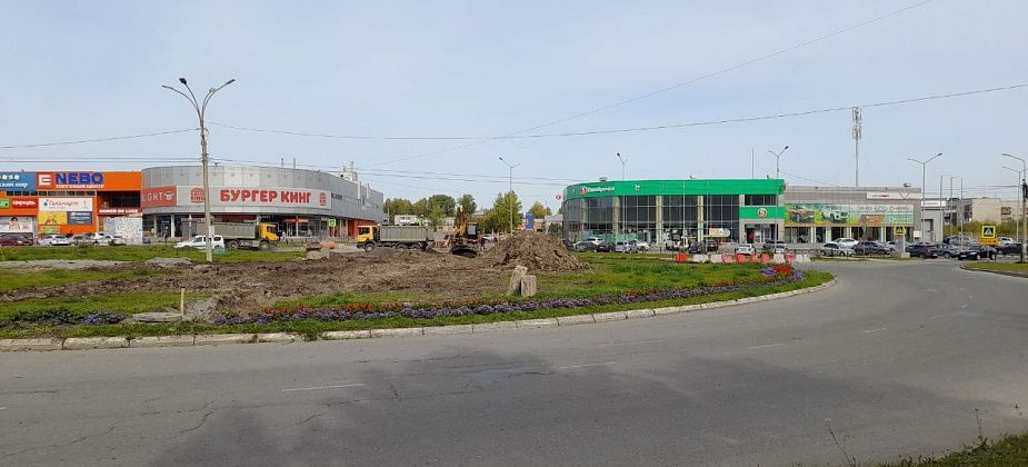 Власти Серова перекрыли половину кольцевой развязки на улице Ленина