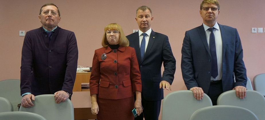 Замгубернатора Павел Креков посетил школы Серова