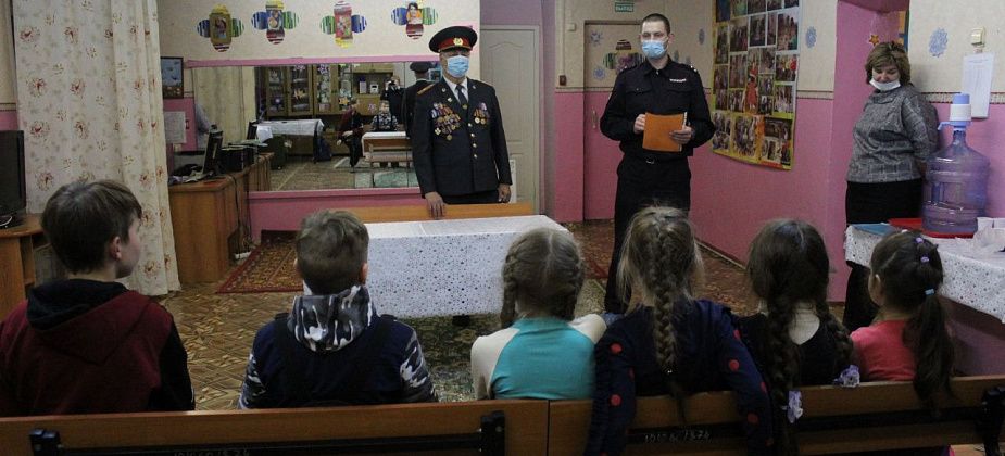 С детьми в Серове проводят уроки безопасности под общим названием  «Будь осторожен!»