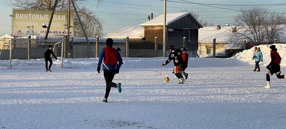 В начале марта в Серове пройдет городской кубок по зимнему футболу 