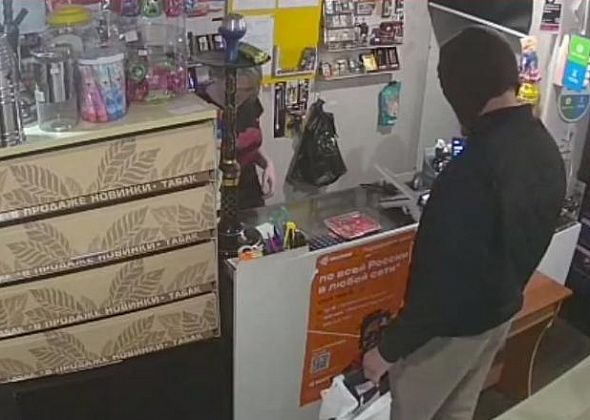 “Не обессудь, я верну”. Мужчина с ножом ограбил табачный киоск - взял сто рублей и две пачки сигарет