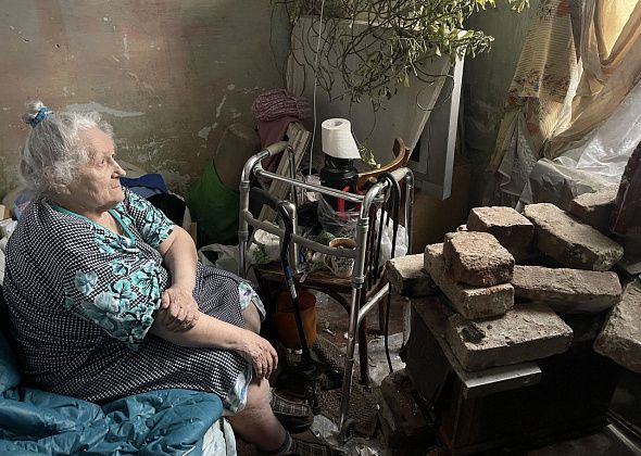 Серовчанка-инвалид живет с буржуйкой в аварийном доме без тепла и света