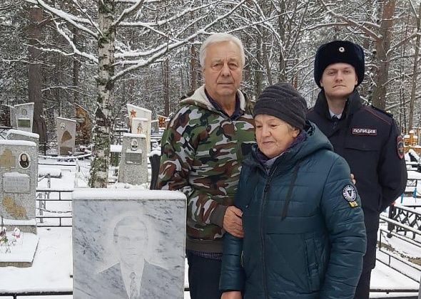 Сотрудники полиции Серова, члены Общественного совета, ветераны посетили вдов сотрудников ОВД, погибших при исполнении служебного долга