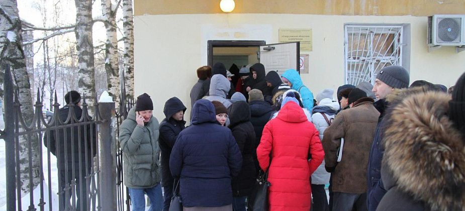 "Издевательство, издевательство и еще раз издевательство"... Cеровчане возмущены поднятием цен на прохождение комиссии на права