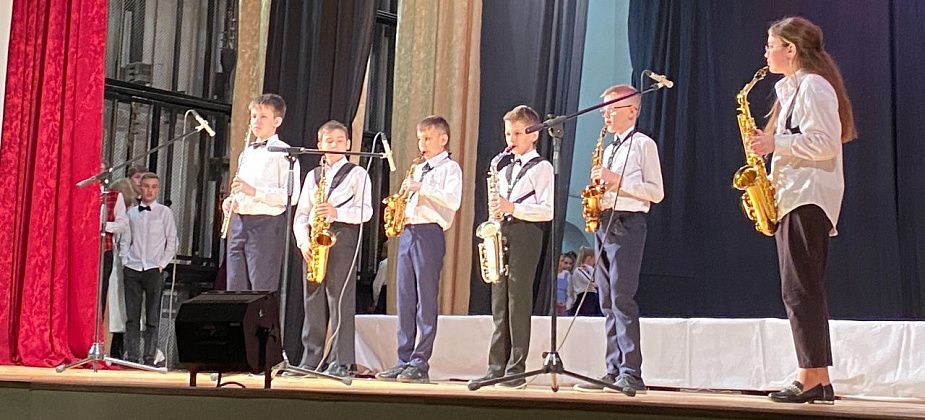 Для серовчан под открытым небом сыграет оркестр "Веселые ребята"