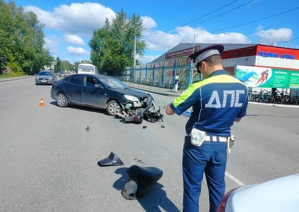 Скончался водитель мопеда, попавший в ДТП на улице Каквинской в Серове