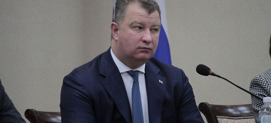 Назначена дата рассмотрения жалоб на решение суда о лишении Василия Сизикова полномочий главы Серова