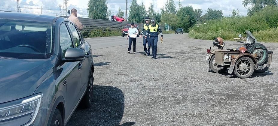Очередное ДТП произошло в Серове. Иномарка и мотоцикл одновременно пошли на обгон и столкнулись
