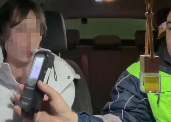 Пьяный подросток поехал кататься на маминой машине с друзьями и попался Госавтоинспекции Серова