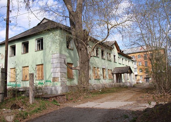 Власти наконец-то продали заброшенную двухэтажку на Сортировке