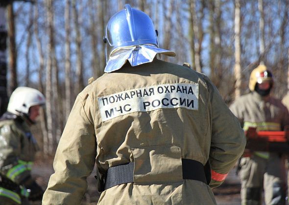 На пожаре в Серове огнеборцы спасли ребенка