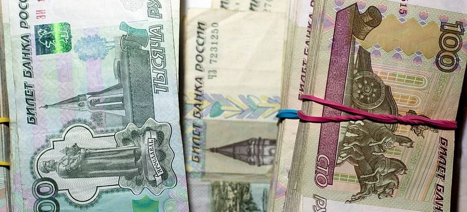 Сколько свердловчан зарабатывают больше миллиона рублей в месяц