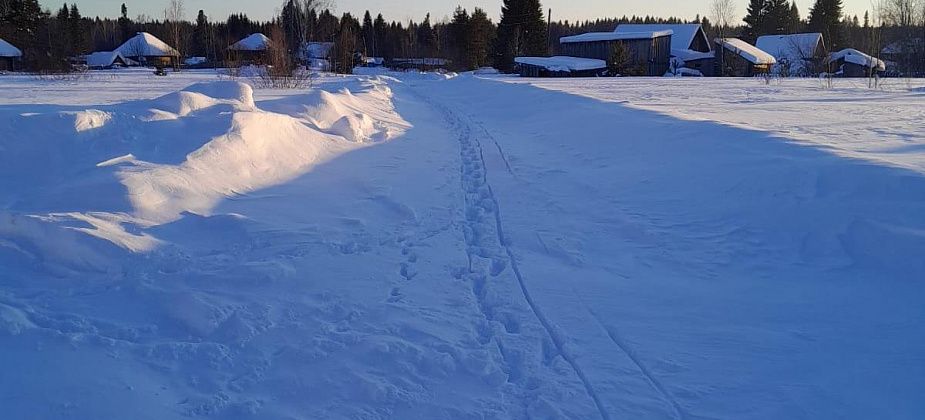 Жители Андриановичей и Ларьковки негодуют из-за неубранного с дорог снега