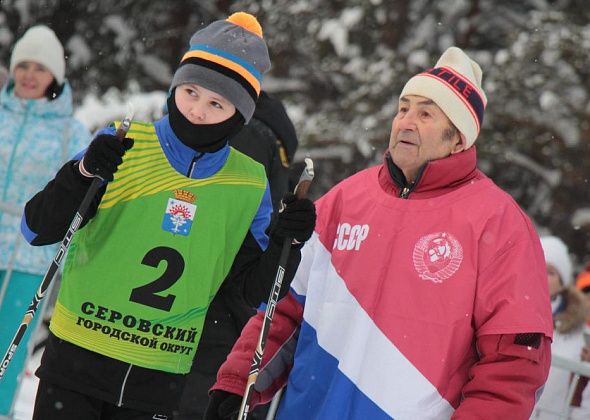Люди, как звезды, – живут, пока движутся. В Серове прошла лыжная гонка на призы Виктора Мелентьева
