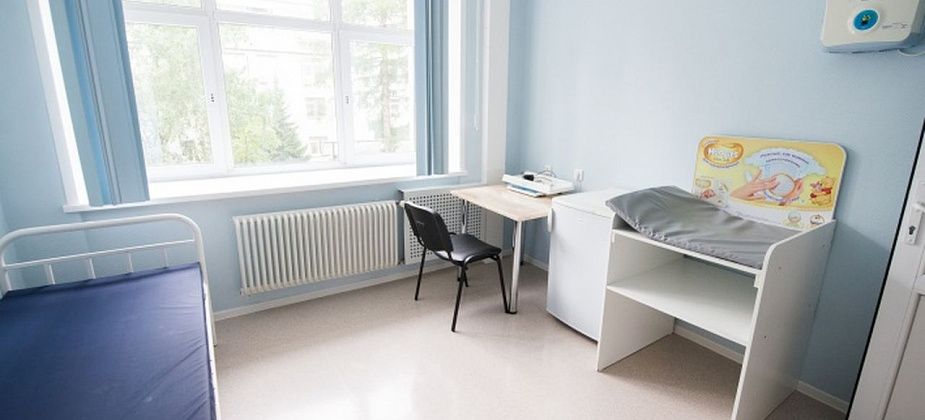 В Екатеринбурге из окна роддома выпала роженица и разбилась насмерть