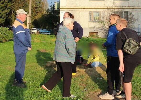 Жители Вятчино просили улучшить детскую площадку, но "управляшка" ее демонтировала