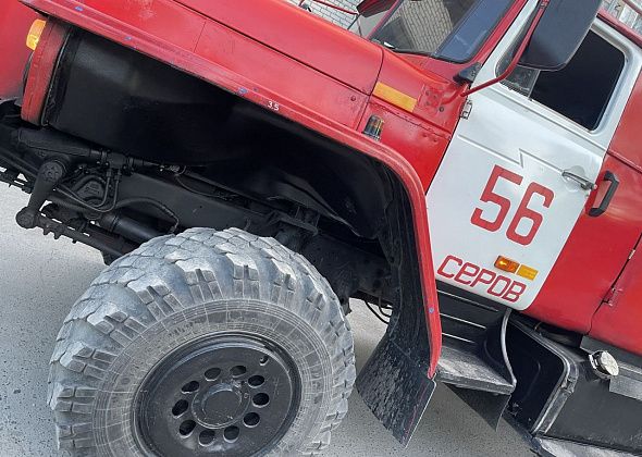 В селе Филькино у магазина “Огонек” произошел пожар - горели дрова