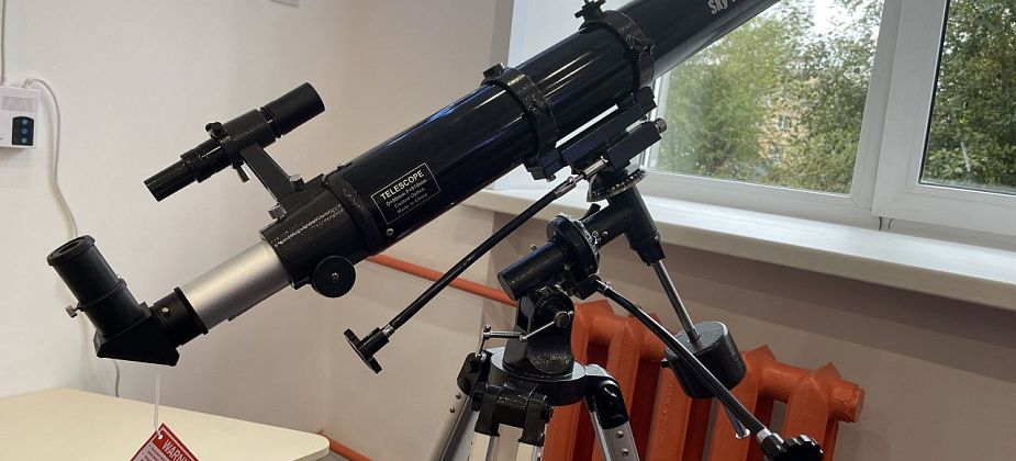 В октябре наступает благоприятное время для наблюдения за Сатурном и его спутником Титаном