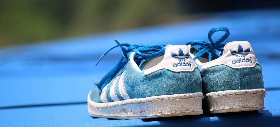 Предпринимателя привлекли к ответственности за продажу контрафактных изделий Adidas и Reebok в Серове