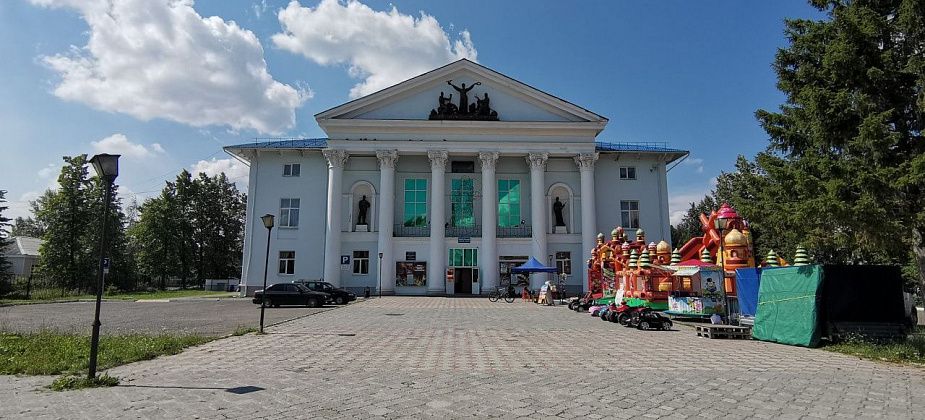 В Серове продлен прием заявок на фестиваль юмора «Точка Ю»