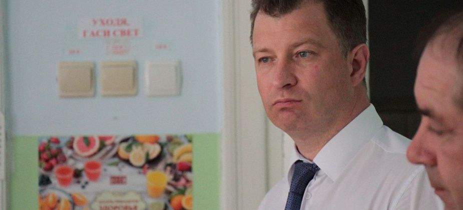 Глава Серова Василий Сизиков посетил Нижний Тагил, где изучил опыт строительство новой школы