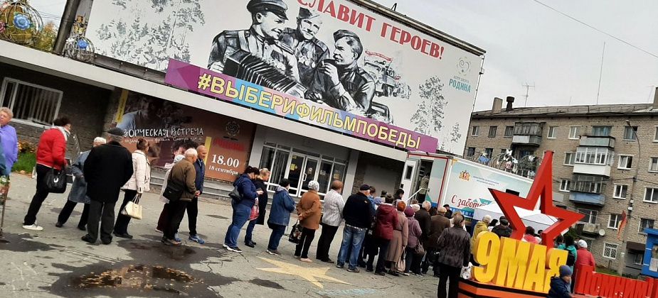 Сотни серовчан уже привились от гриппа. Работа передвижного ФАПа продолжается