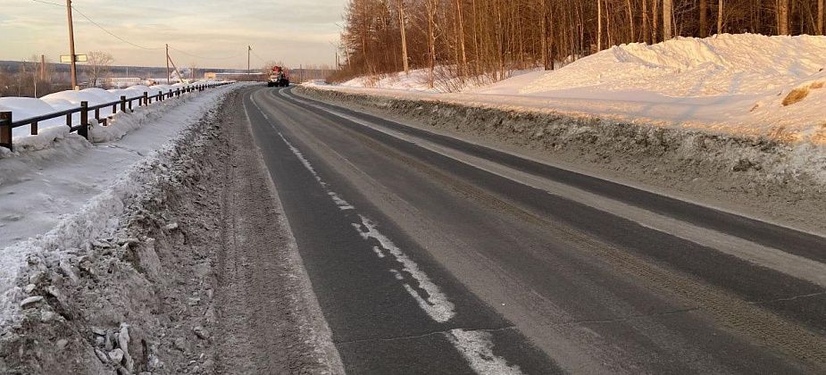 В Серове после ДТП с двумя пострадавшими на дороге убрали снежный накат