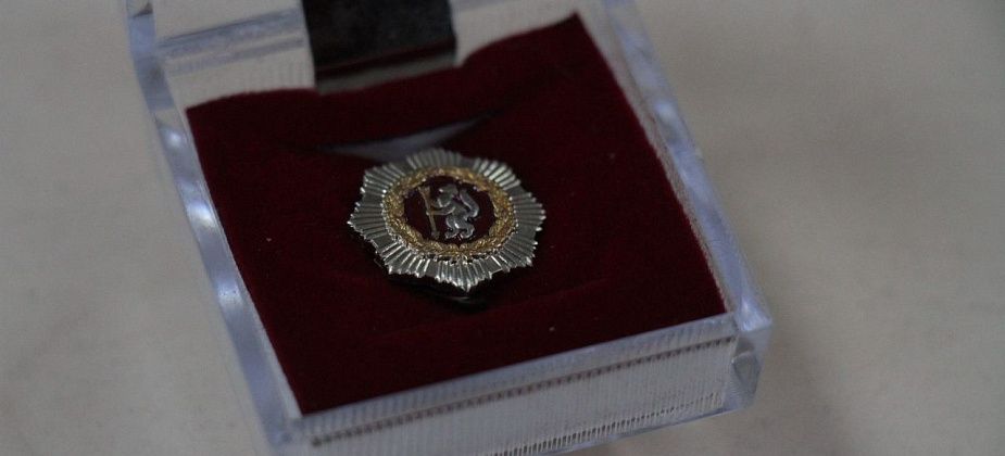Губернатор подписал указы о присвоении званий «Ветеран труда». В списках есть серовчане
